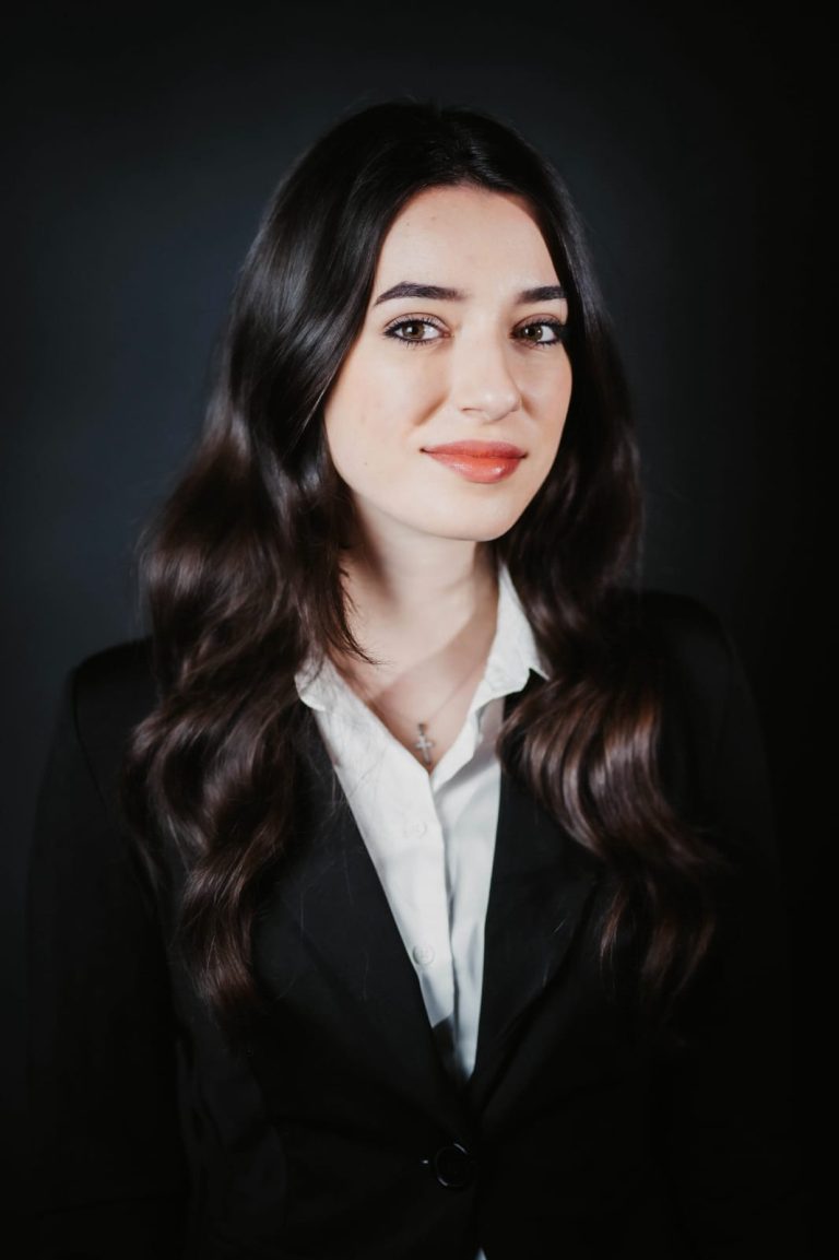 Alexandra Popescu, bursă de 400.000 de dolari la Dartmouth College