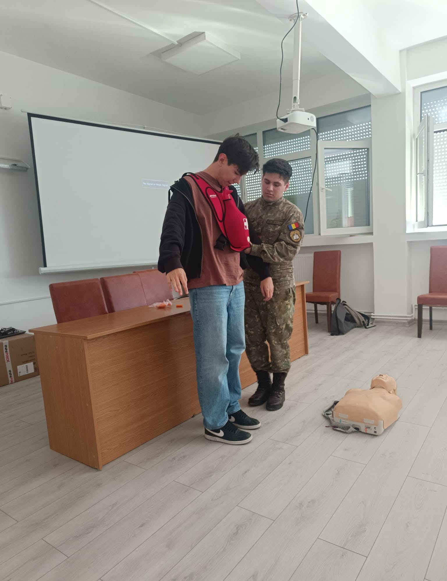 Prezentarea Institutului Medico-Militar pentru elevii claselor a XI-a – fotografia 5