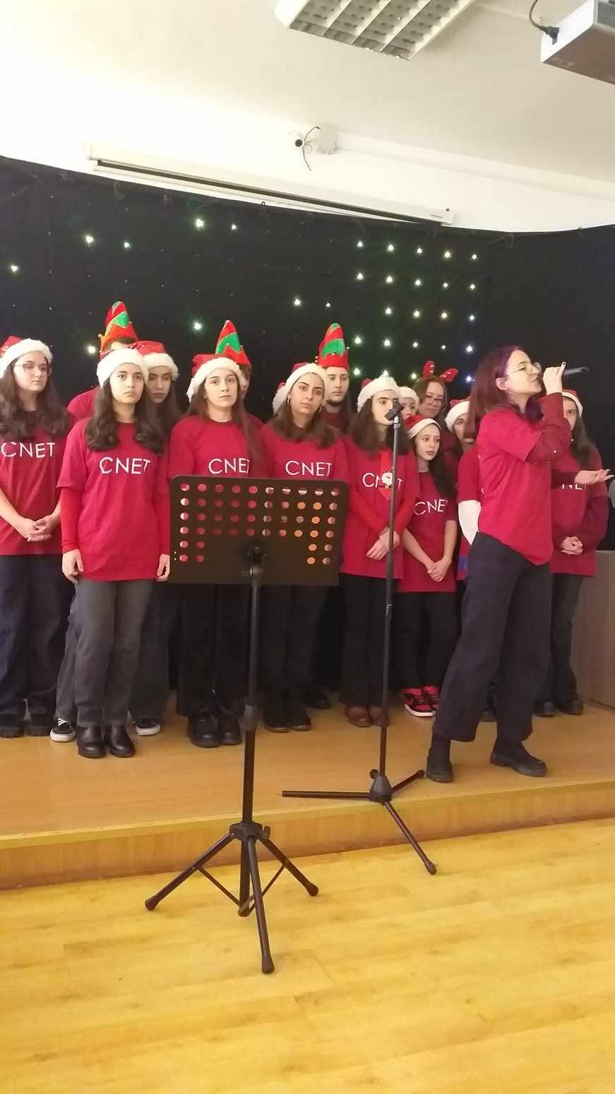 „Ne-au sosit colindători” – concert al Grupului vocal CNET – fotografia 5