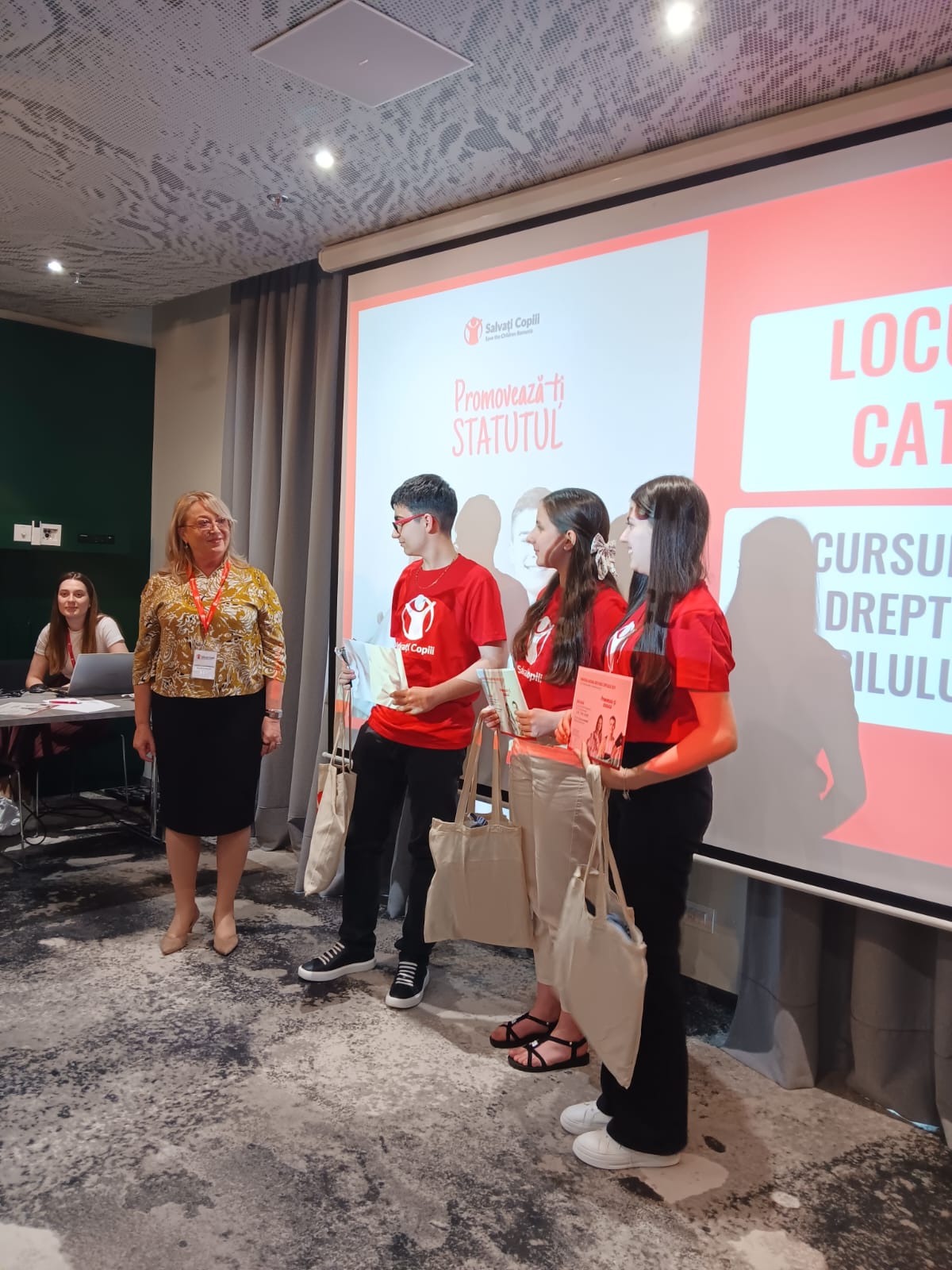 Premiul al III-lea la Concursul Național „Drepturile Copilului” – fotografia 2