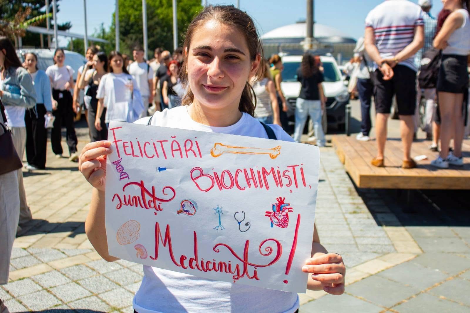 Absolventă CNET admisă la facultatea de medicină