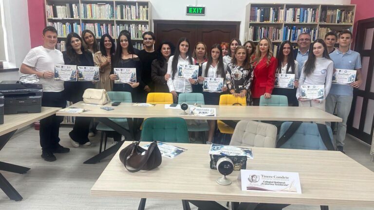 Premiul al III-lea pentru elevii CNET la concursul de cultură generală „Tinere Condeie”